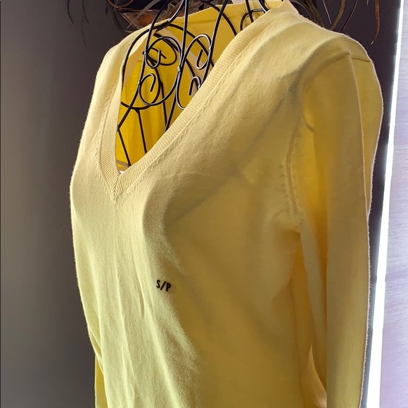 NWT yellow vanheusen sweater - Picture 3 of 4